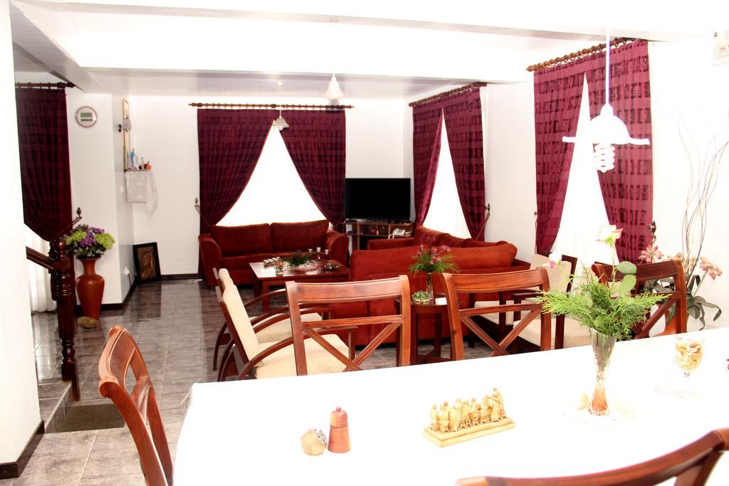 Perera Homestay Нувара-Элия Экстерьер фото